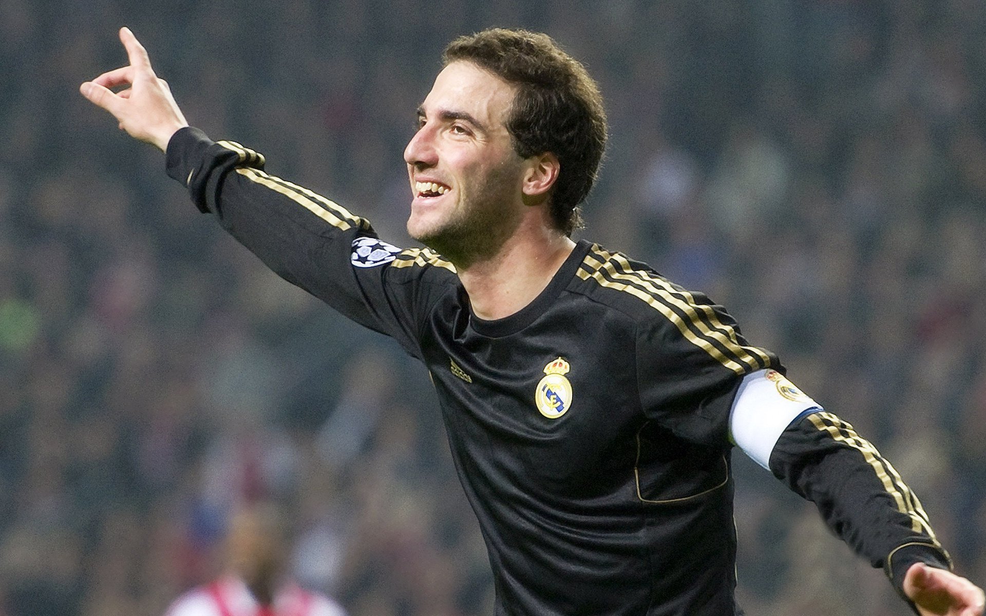 可穿戴设备步数挑战赛 某品牌发起“十亿步公益计划”